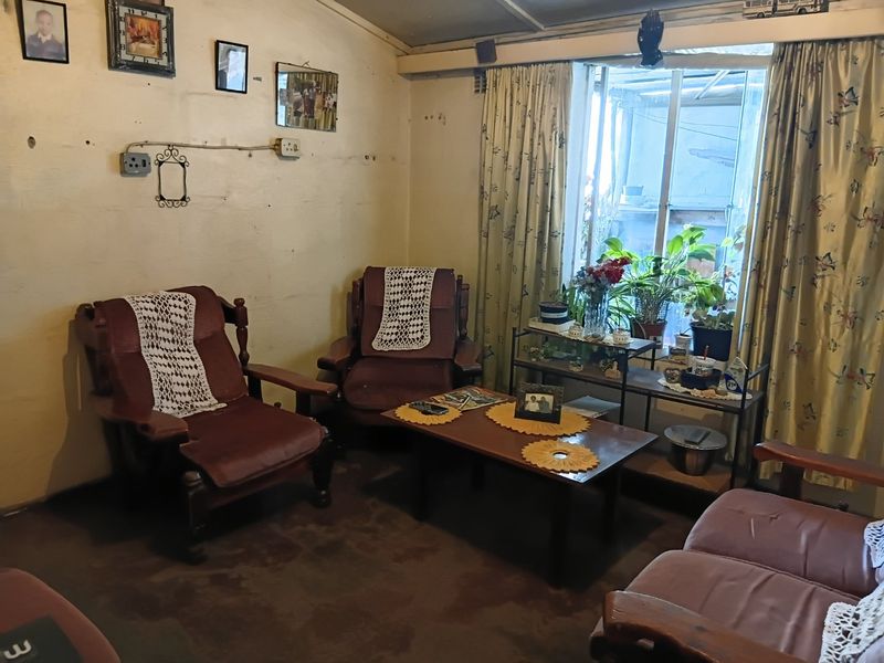 2 Bedroom house for sale in Valhalla Park - Photo 1