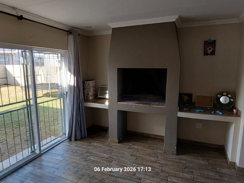 Family Home in Fountains Estate, Jeffreys Bay - Photo 10