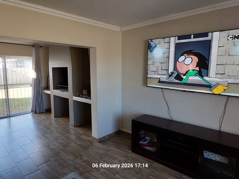 Family Home in Fountains Estate, Jeffreys Bay - Photo 9