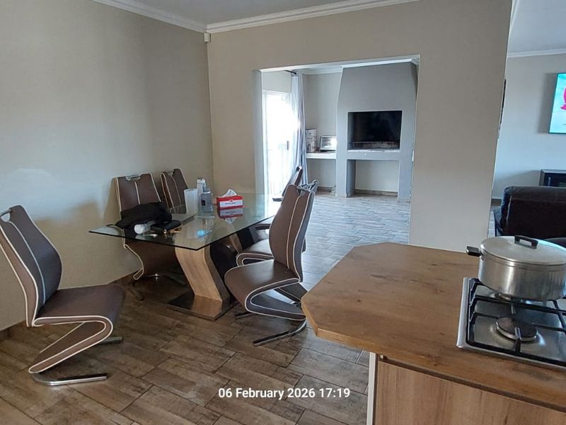 Family Home in Fountains Estate, Jeffreys Bay - Photo 7