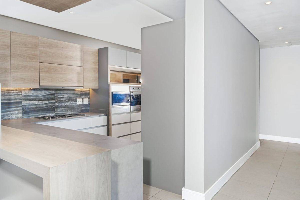 Spacious 3 Bedroom Penthouse Apartment for sale in Rosebank, Sandton - Photo 4