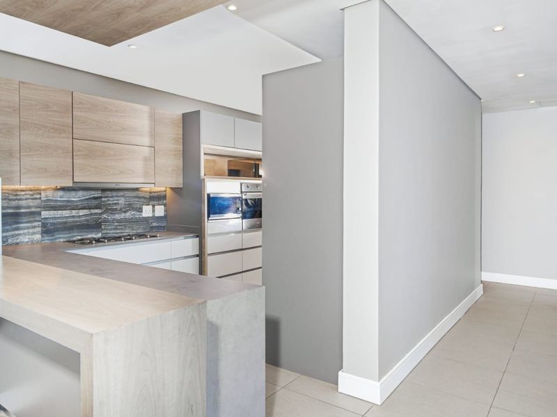 Spacious 3 Bedroom Penthouse Apartment for sale in Rosebank, Sandton - Photo 4