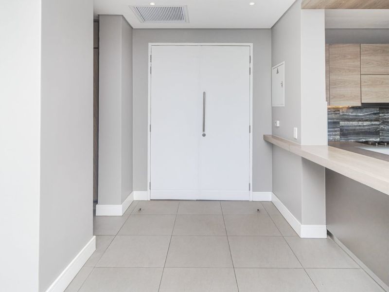 Spacious 3 Bedroom Penthouse Apartment for sale in Rosebank, Sandton - Photo 7