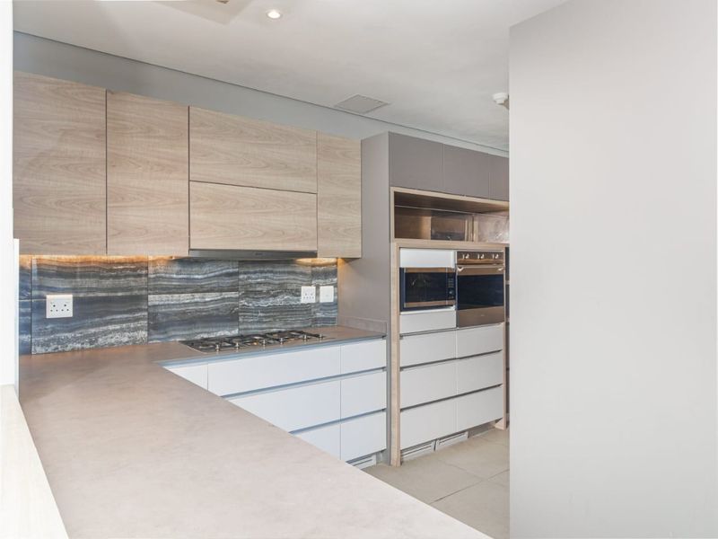 Spacious 3 Bedroom Penthouse Apartment for sale in Rosebank, Sandton - Photo 6