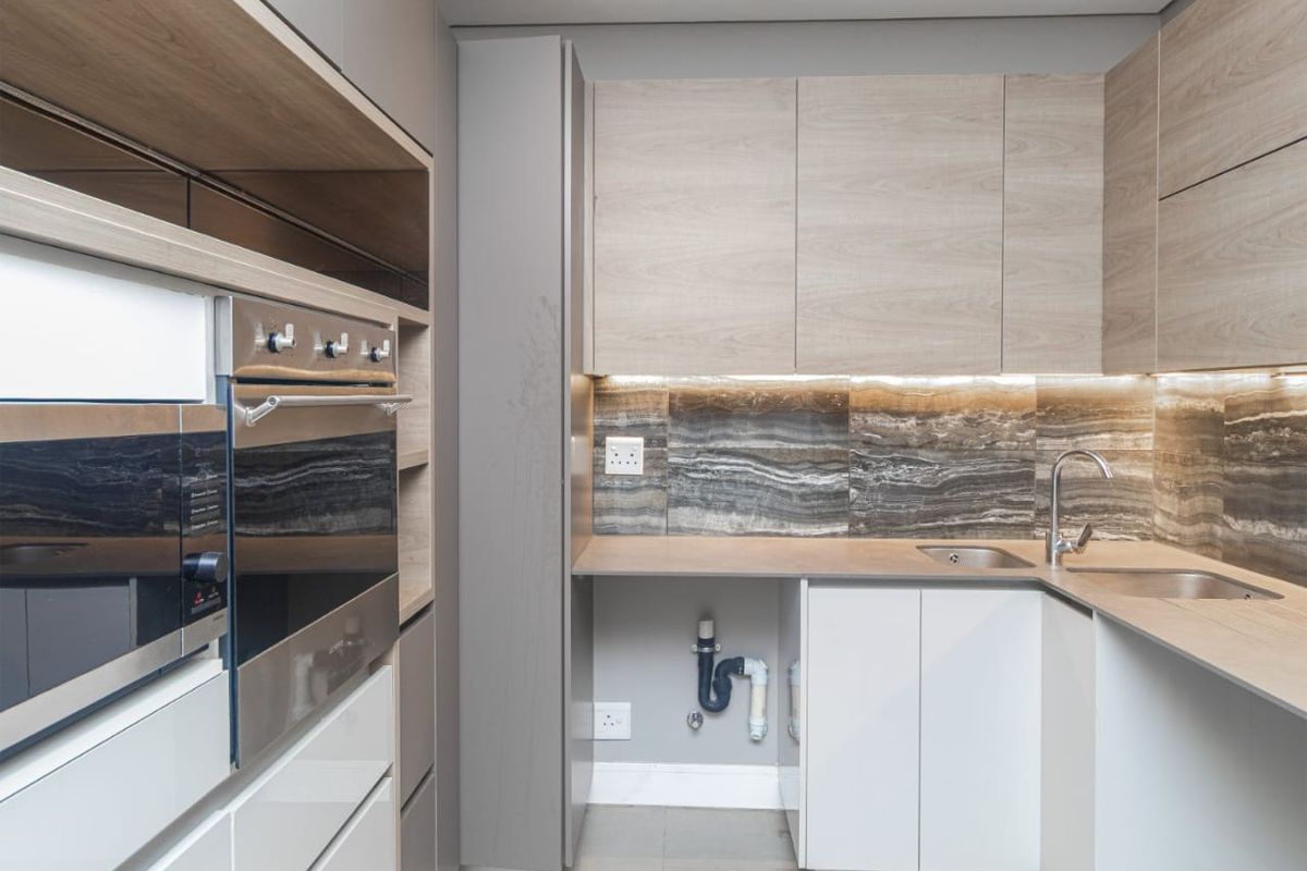 Spacious 3 Bedroom Penthouse Apartment for sale in Rosebank, Sandton - Photo 3