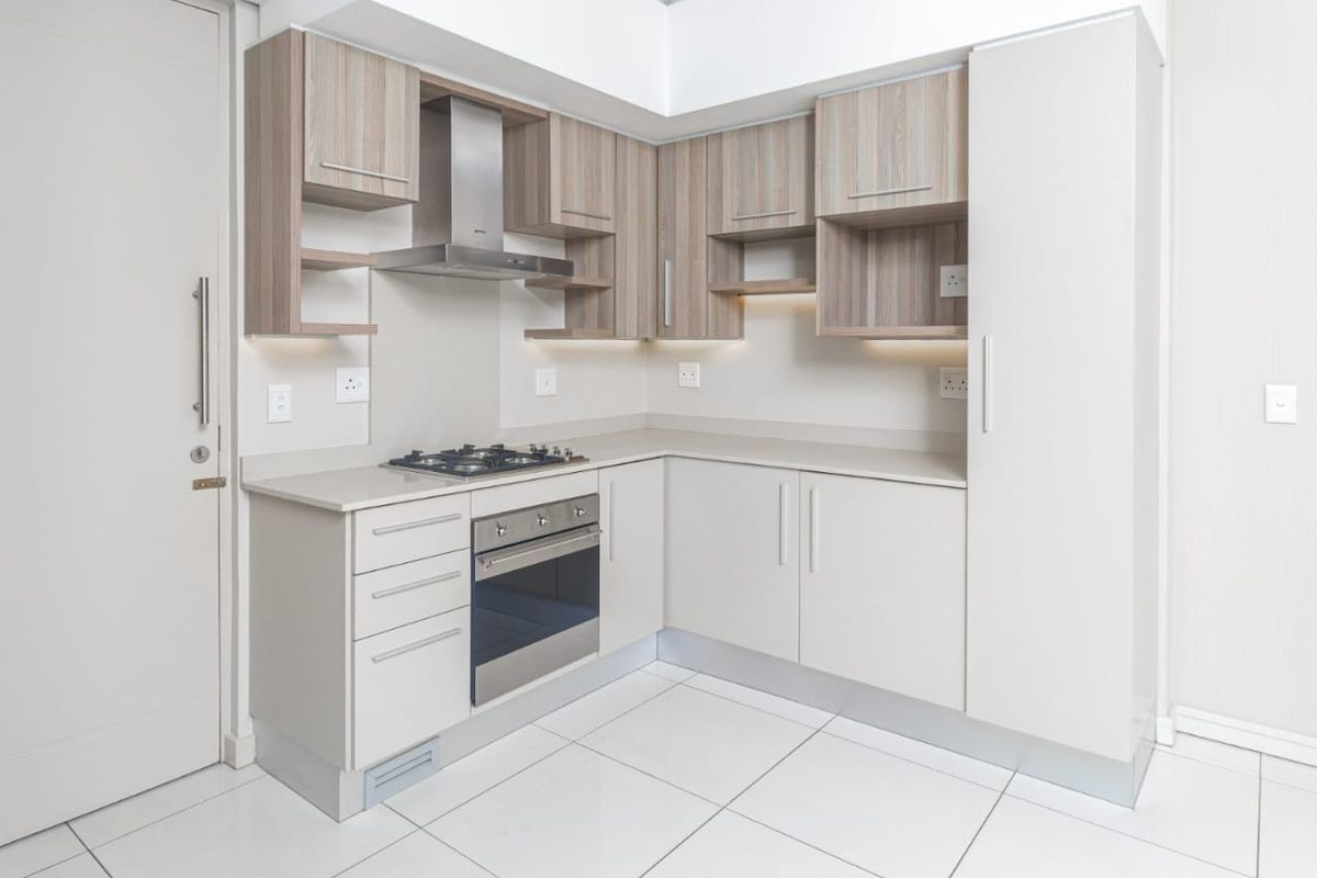 Modern 2 Bedroom Apartment for sale in Rosebank, Sandton - Photo 2