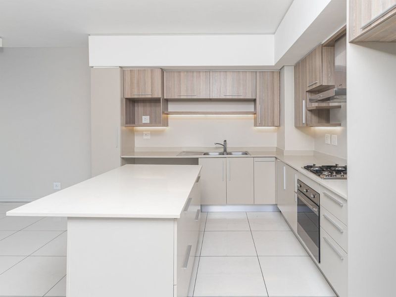 Immaculate 2 Bedroom Apartment for sale in Rosebank, Sandton - Photo 2