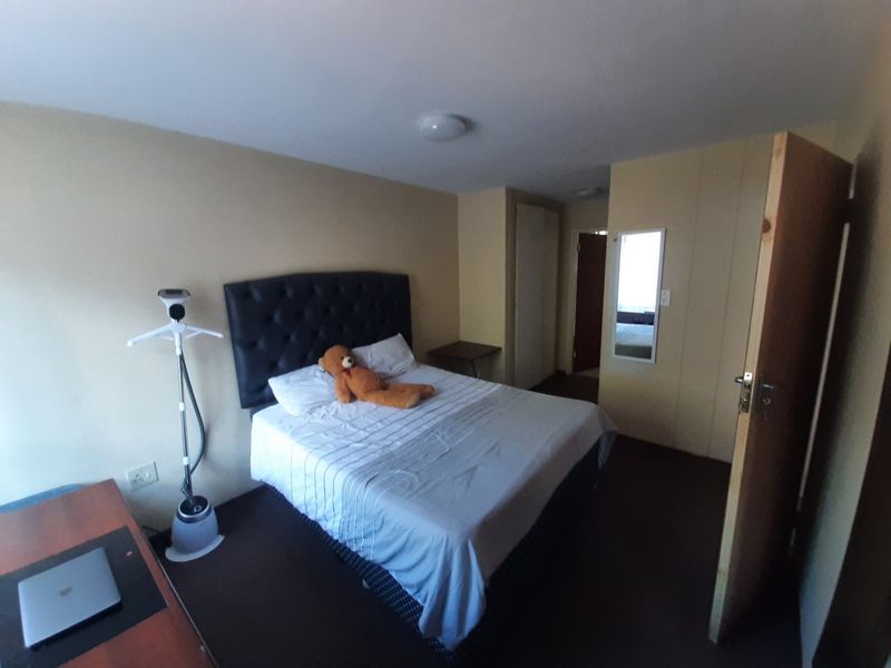 1 Bedroom Modern Student Apartment For Sale in Hatfield - Photo 3