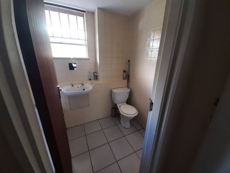 1 Bedroom Modern Student Apartment For Sale in Hatfield - Photo 9