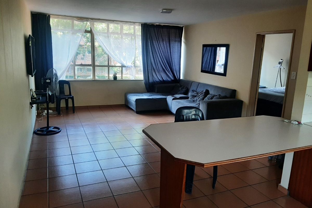 1 Bedroom Modern Student Apartment For Sale in Hatfield - Photo 2