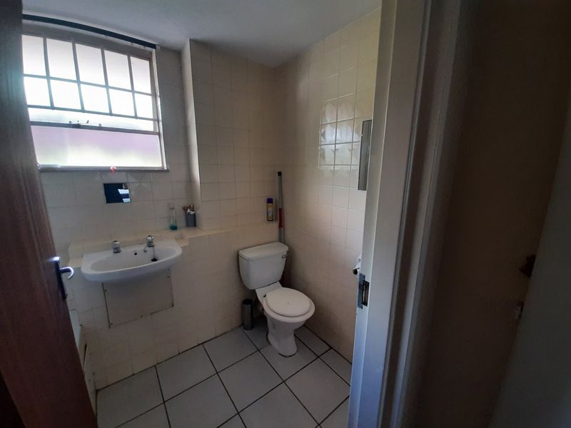 1 Bedroom Modern Student Apartment For Sale in Hatfield - Photo 5