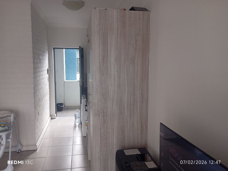 Price - Size - Location - Photo 4