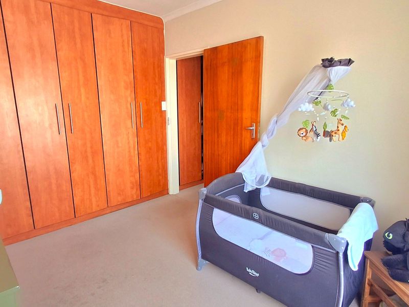 Low-Maintenance Face-Brick Townhouse in Prime Vaal Park Location - Photo 8