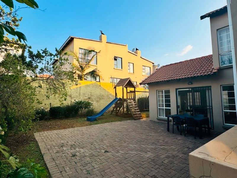 Elegant Family Living in Prestigious Saint Olympus Estate - Photo 3