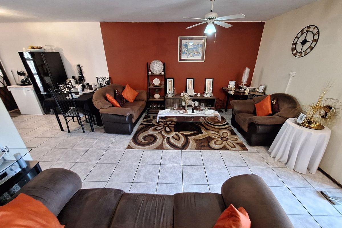 Three Bedroom Duplex For Sale - Photo 5