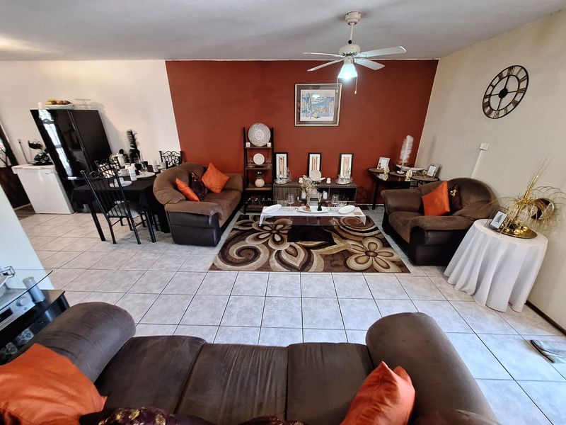 Three Bedroom Duplex For Sale - Photo 5