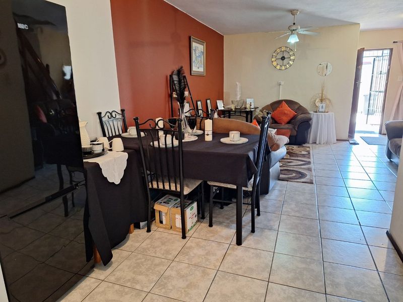 Three Bedroom Duplex For Sale - Photo 6