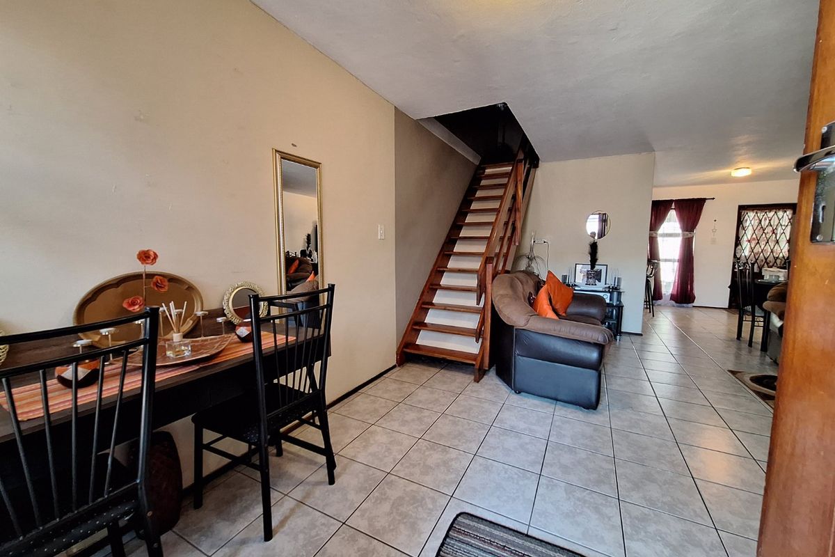 Three Bedroom Duplex For Sale - Photo 2