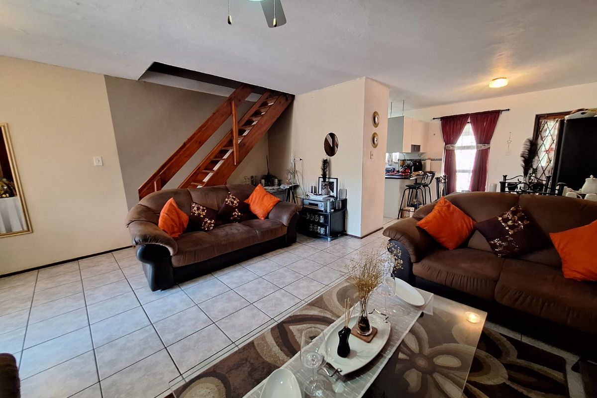 Three Bedroom Duplex For Sale - Photo 4