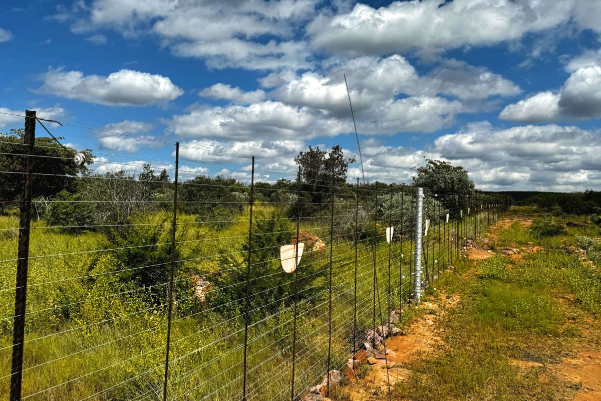 860 Hectares game farm with perfect location, safe and secure - Photo 5