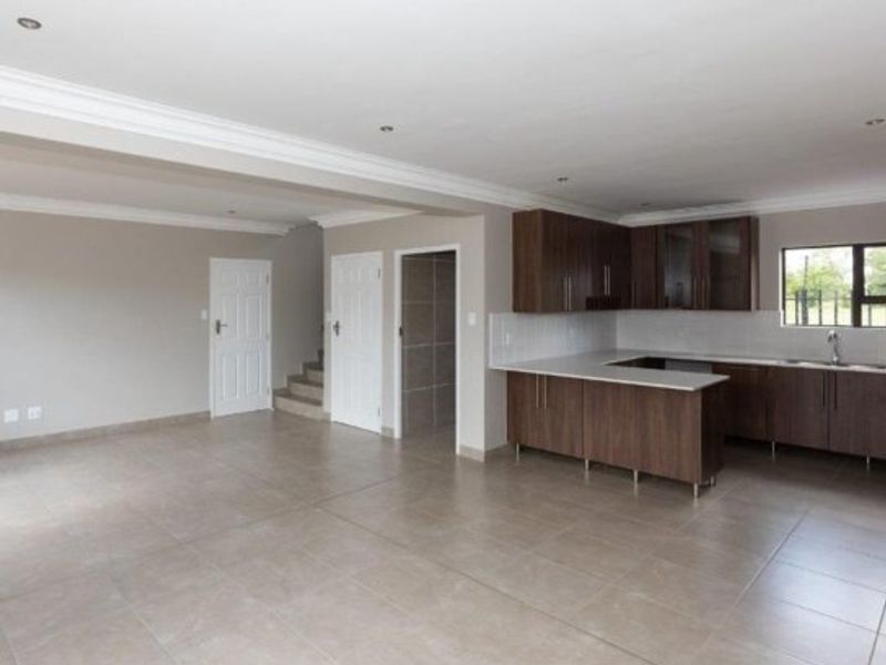 Modern Lifestyle in Security Complex - Photo 3