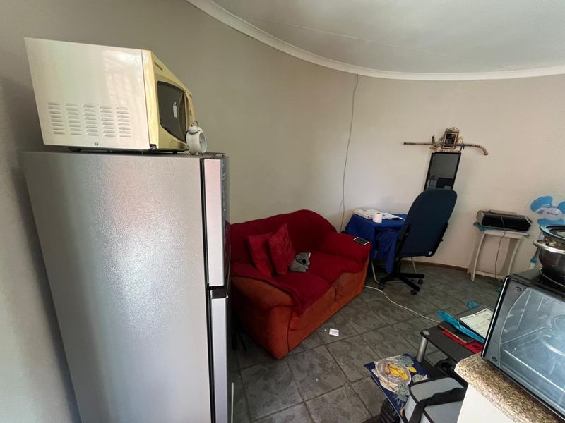 2 Bedroom Apartment For Sale in Hatfield - Photo 6