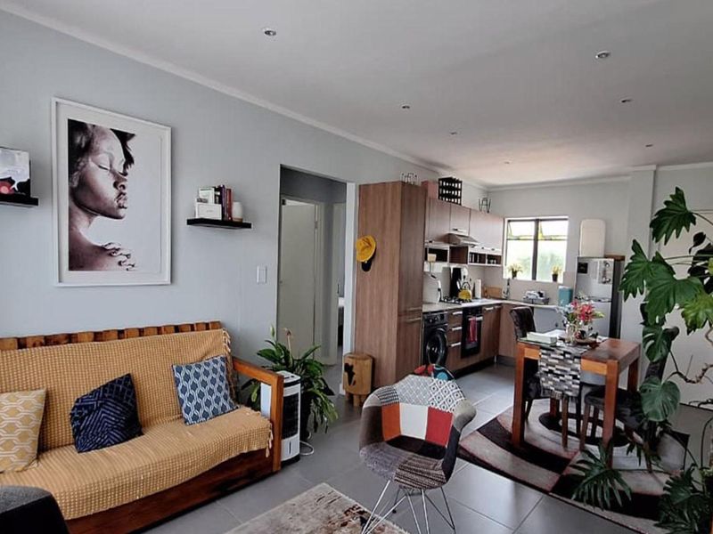 2 Bedroom Apartment / Flat for Sale in Lonehill - Photo 2