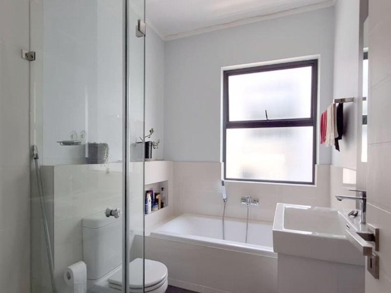 2 Bedroom Apartment / Flat for Sale in Lonehill - Photo 10