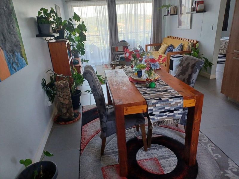 2 Bedroom Apartment / Flat for Sale in Lonehill - Photo 8