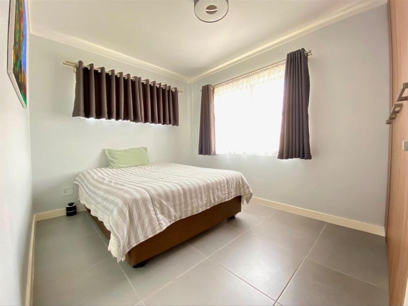 2 Bedroom Apartment / Flat for Sale in Lonehill - Photo 6
