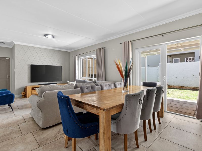 3 bed 2.5 bath house available for sale in Kyalami hills - Photo 9