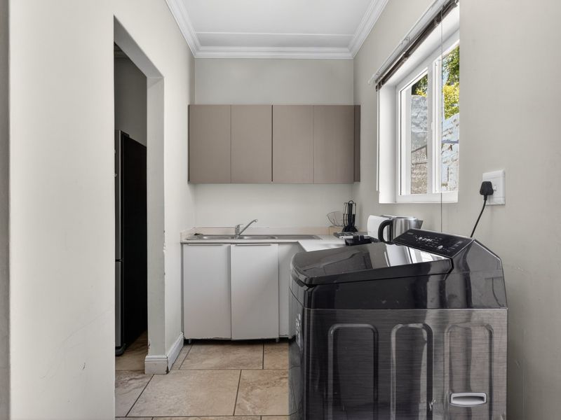 3 bed 2.5 bath house available for sale in Kyalami hills - Photo 6