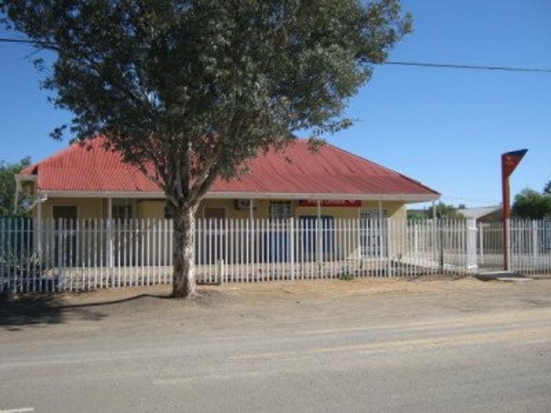 Farm nestled approximately 750 km northeast of Cape Town. - Photo 8