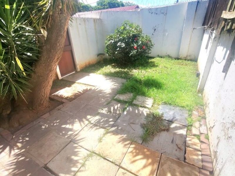 UNFURNISHED GROUND FLOOR COTTAGE - Photo 2