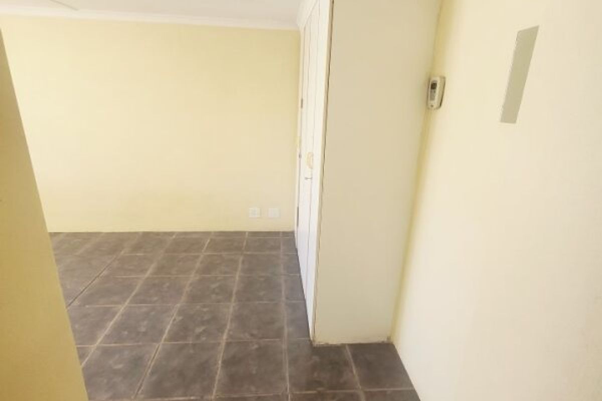 UNFURNISHED GROUND FLOOR COTTAGE - Photo 4