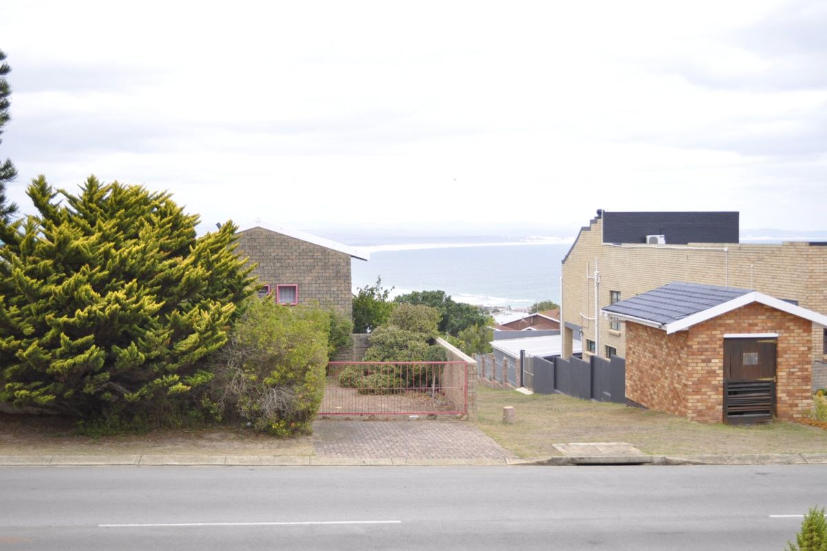 Secure, Scenic & Effortlessly Comfortable Coastal Living - Photo 4