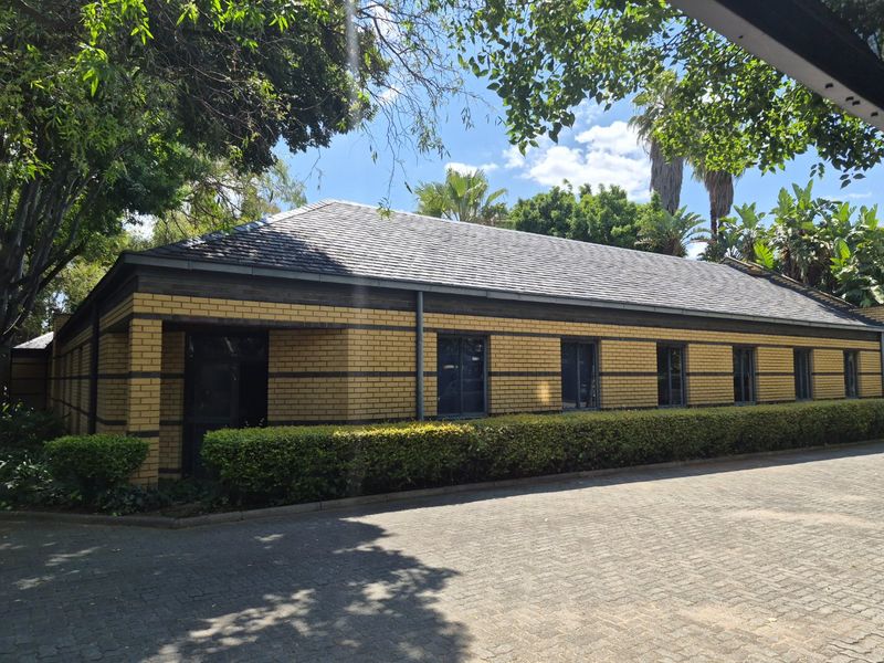 Prime Ground Floor Office To Let – Woodmead Office Park - Photo 2