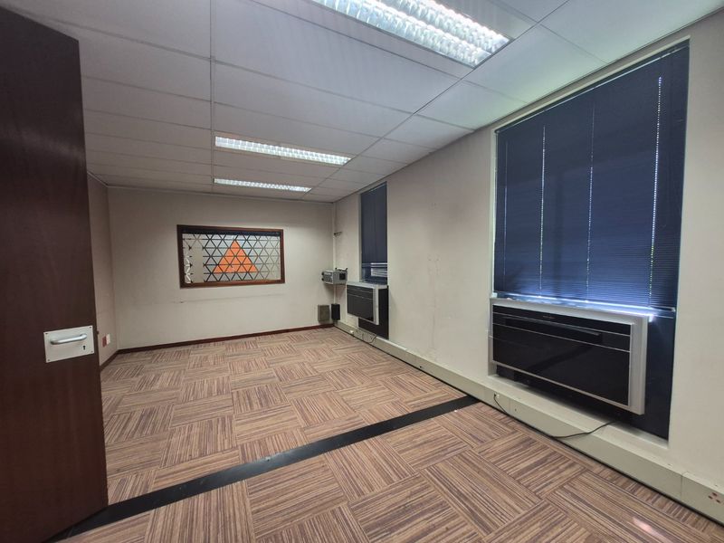 Prime Ground Floor Office To Let – Woodmead Office Park - Photo 10