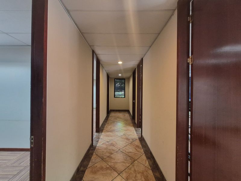 Prime Ground Floor Office To Let – Woodmead Office Park - Photo 7