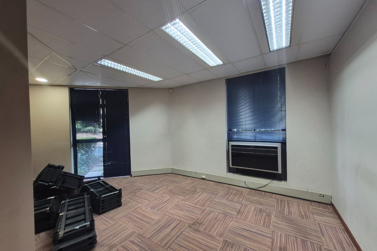 Prime Ground Floor Office To Let – Woodmead Office Park - Photo 5