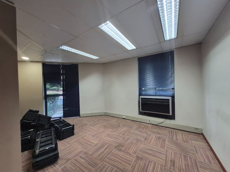 Prime Ground Floor Office To Let – Woodmead Office Park - Photo 5