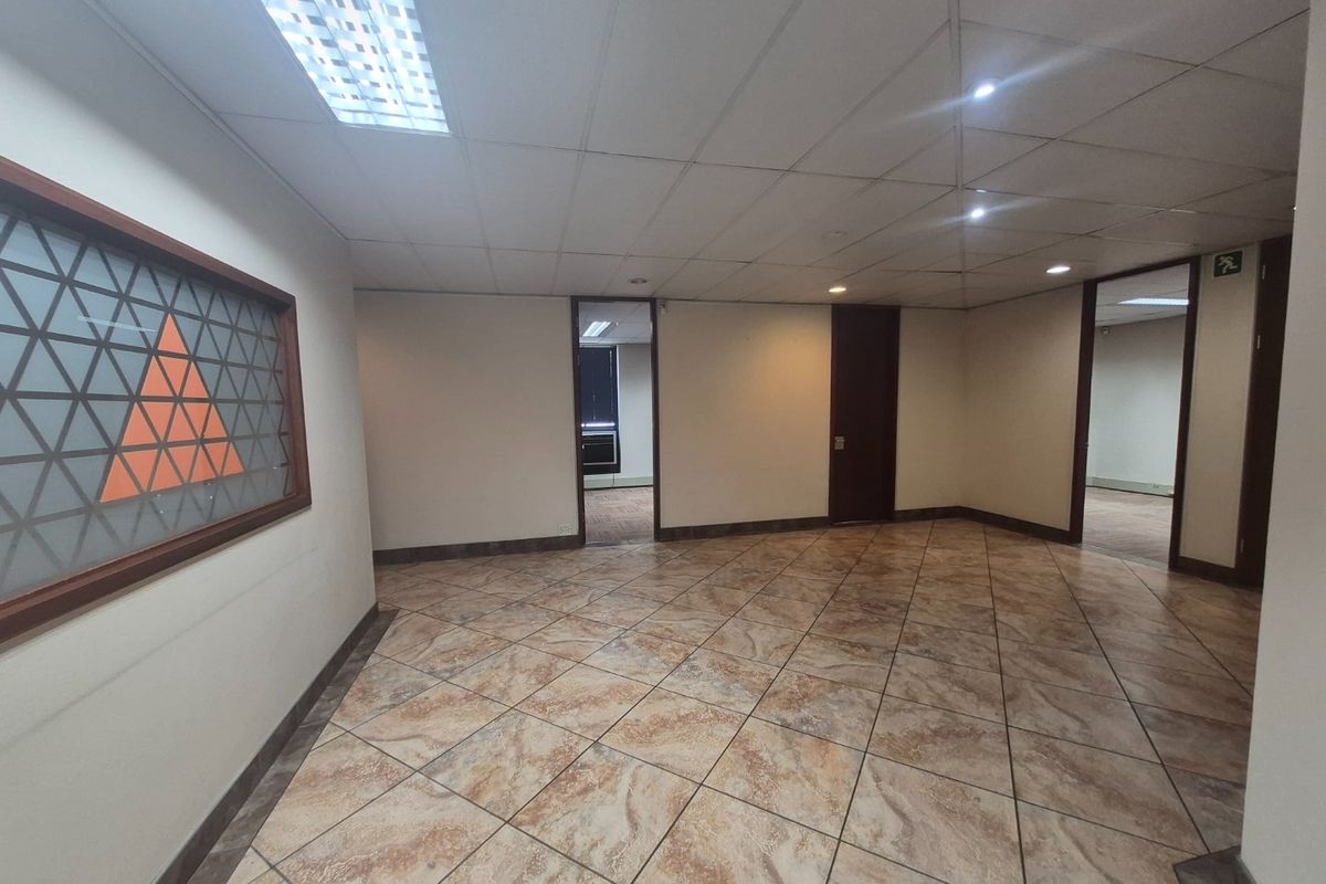 Prime Ground Floor Office To Let – Woodmead Office Park - Photo 3