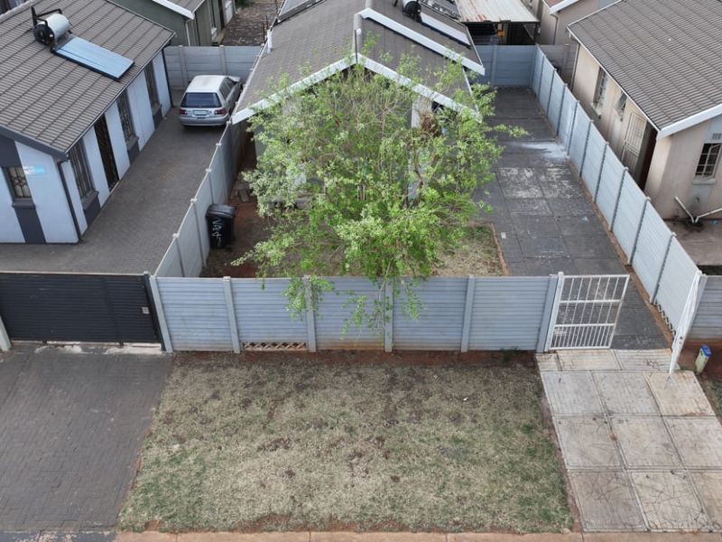 Charming 2-Bedroom Gem in Sky City – Perfect Starter Home! - Photo 3