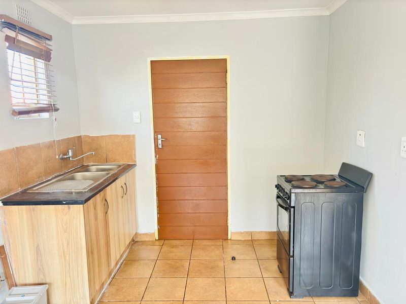 Charming 2-Bedroom Gem in Sky City – Perfect Starter Home! - Photo 7