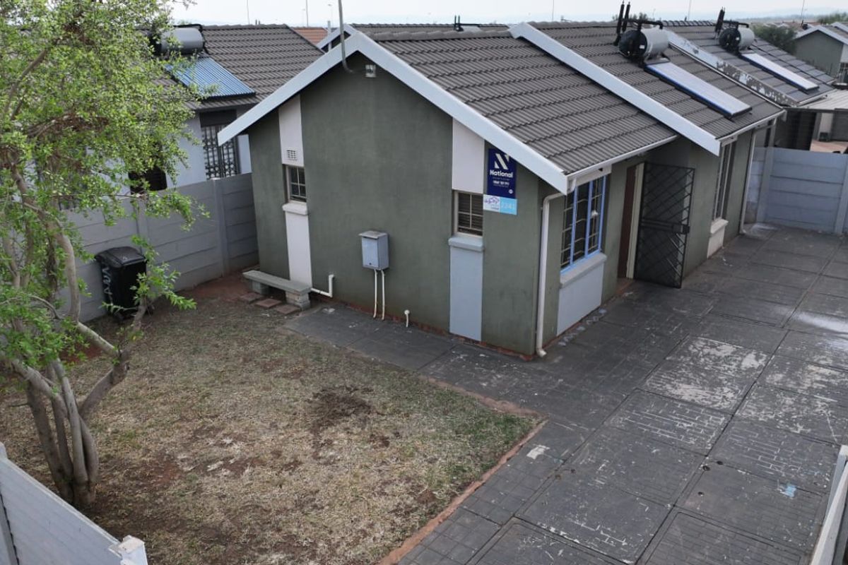 Charming 2-Bedroom Gem in Sky City – Perfect Starter Home! - Photo 4