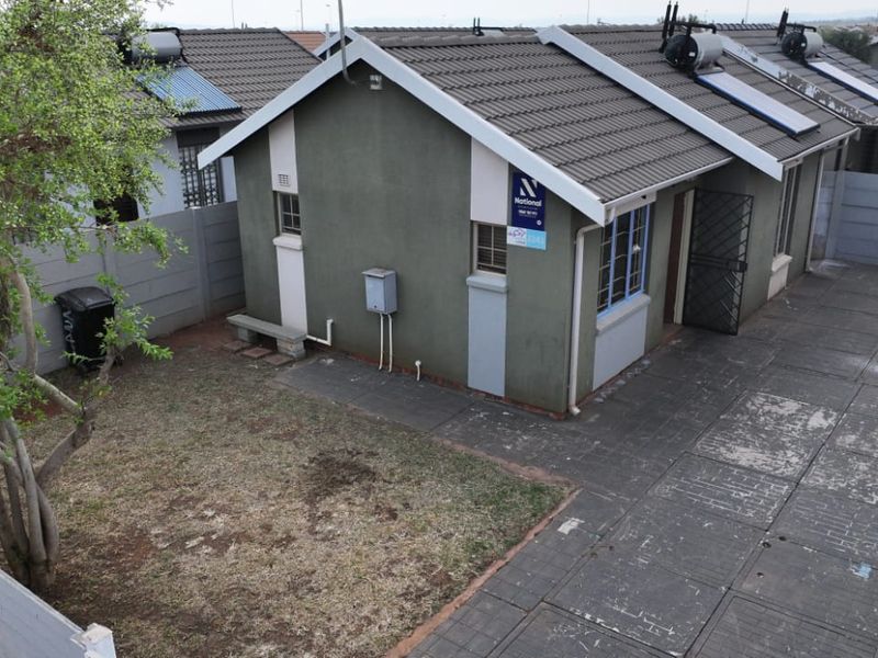 Charming 2-Bedroom Gem in Sky City – Perfect Starter Home! - Photo 4