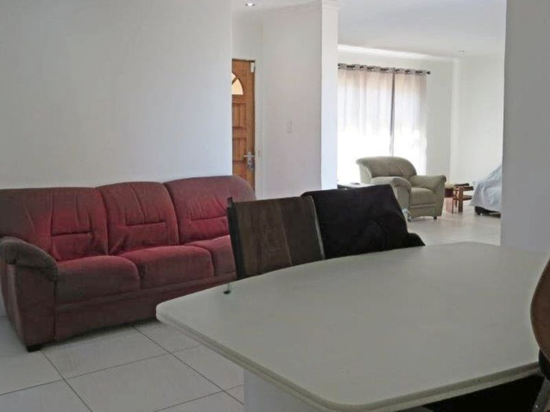 Embrace Country Living in Style – Modern Family Home in Darling - Photo 9