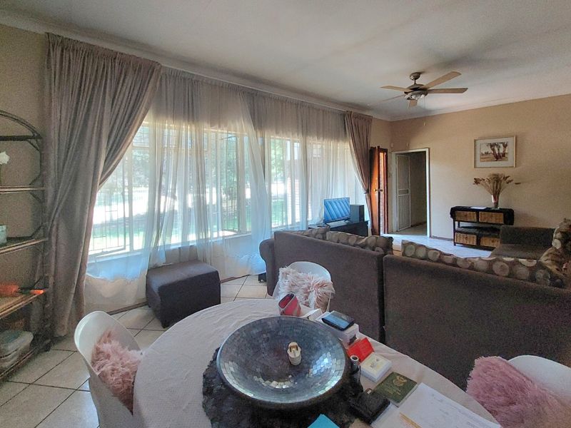 House with Flatlet – Walking Distance to Schools in Brits | 1,050m2 Stand - Photo 9