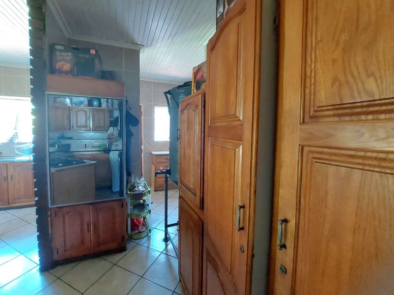 House with Flatlet – Walking Distance to Schools in Brits | 1,050m2 Stand - Photo 6