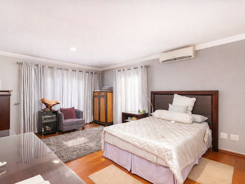 Spacious 4 - 5 Bedroom Family Home for Sale in Meerhof - Photo 2